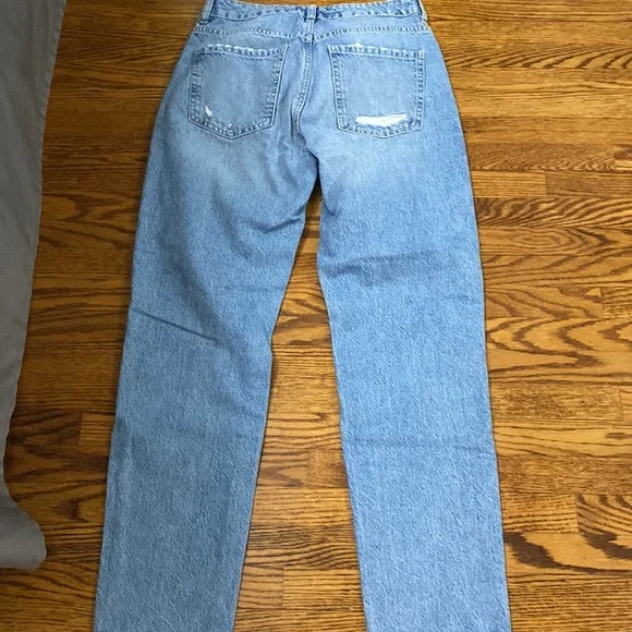 Garage- Mom Ripped Jean - Picture 2 of 3